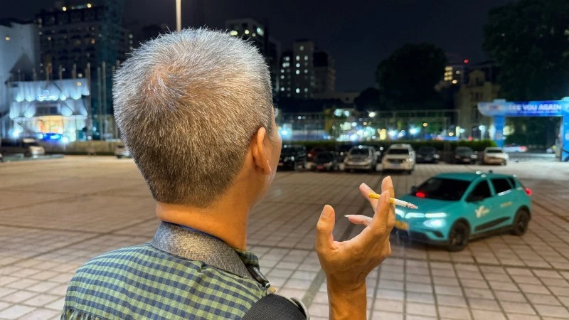 Tỷ lệ nam giới trưởng thành ở Việt Nam hút thuốc còn khá cao.
