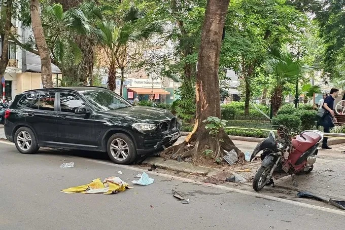 Hiện trường vụ tai nạn giao thông tại đường Nguyễn Huy Tự, Hà Nội.