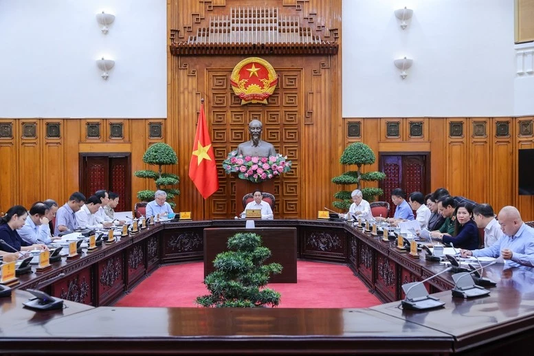 Chiều ngày 1/10, Thủ tướng Phạm Minh Chính chủ trì cuộc họp về xoá nhà tạm, nhà dột nát trên cả nước .