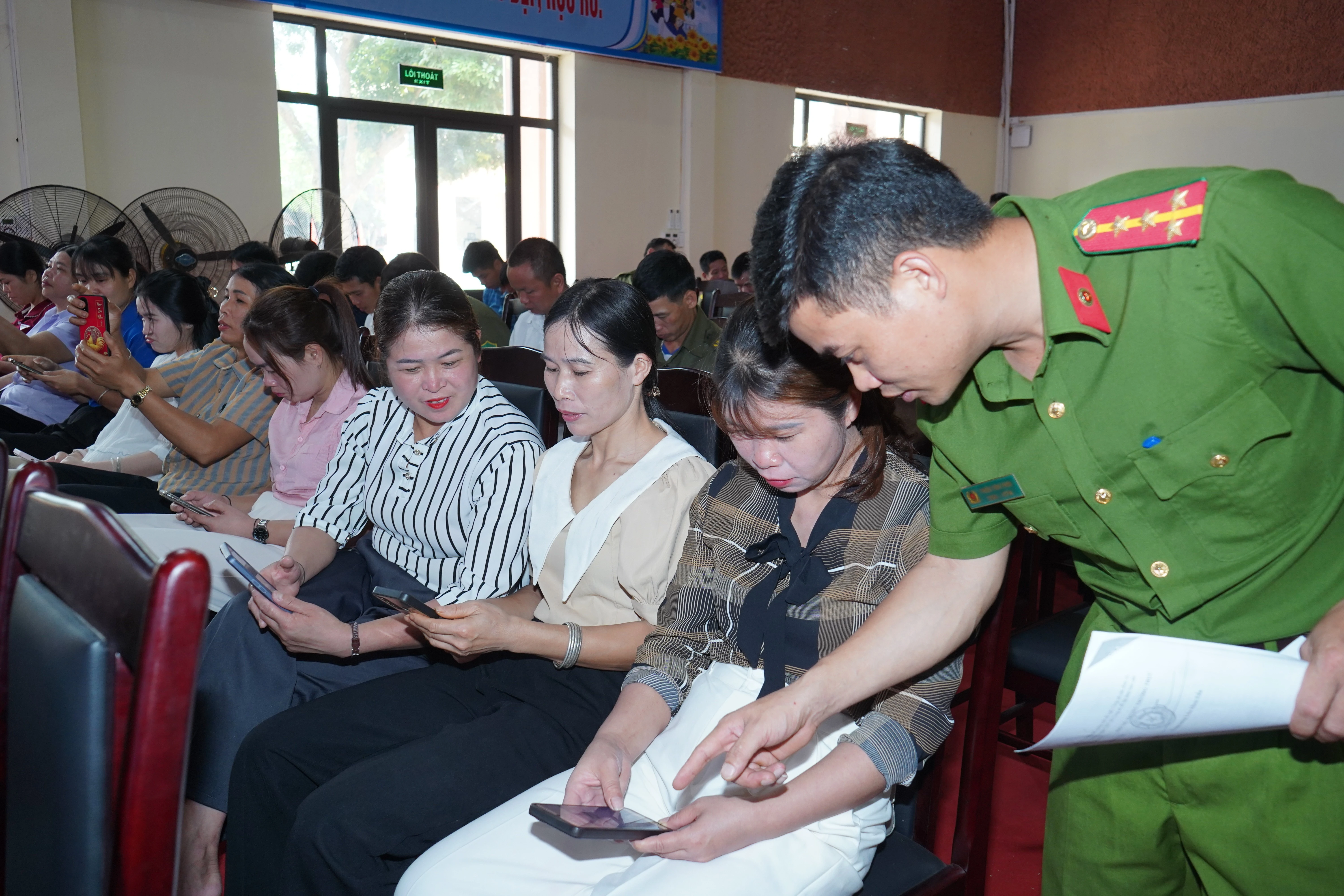 tham-gia-thi-truc-tuyen.jpg