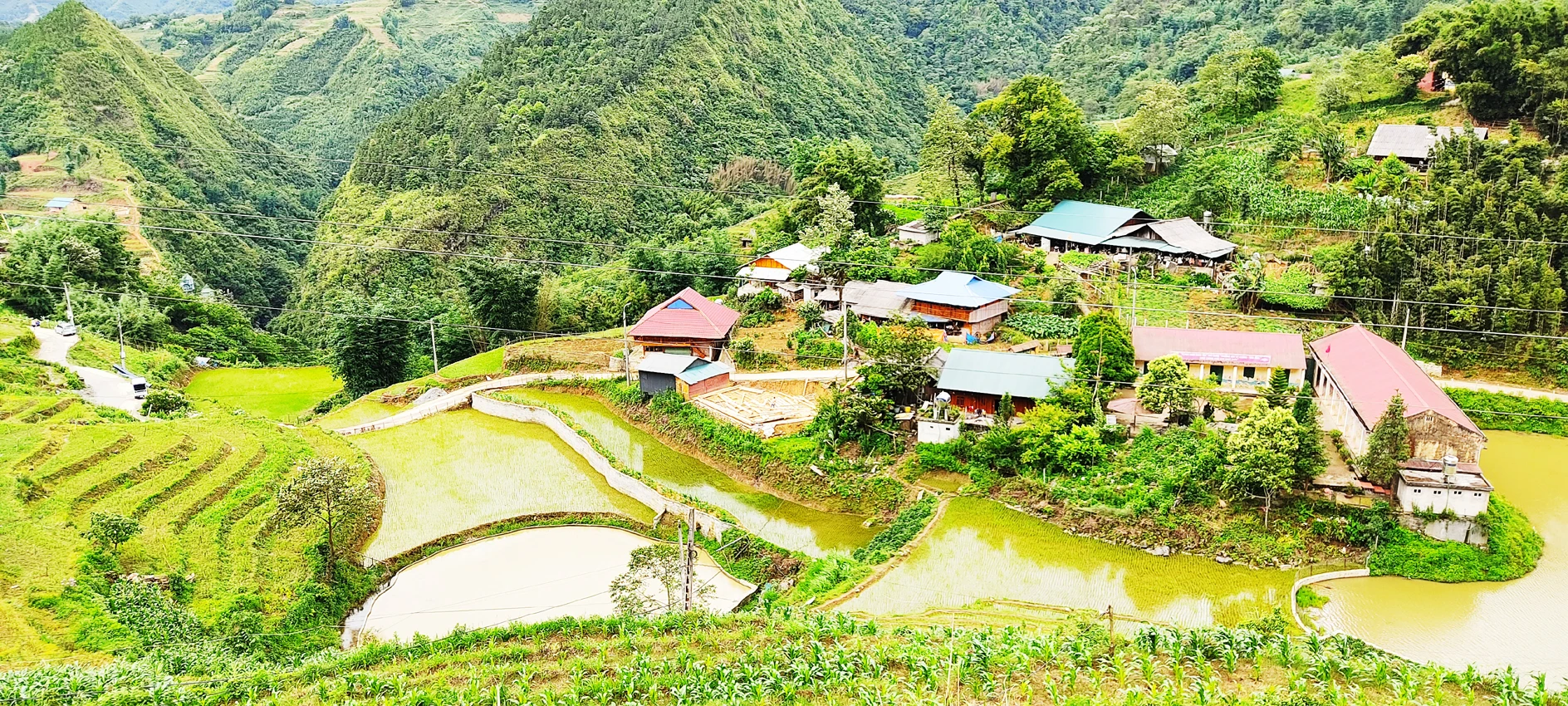 Bản làng vùng cao Sa Pa..jpg