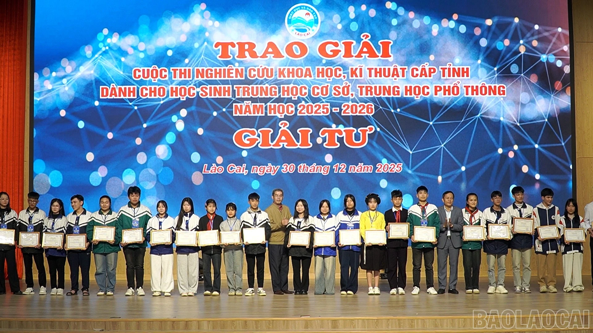 baolaocai-br_dung-phat-thanh00-58-10-04still055.jpg