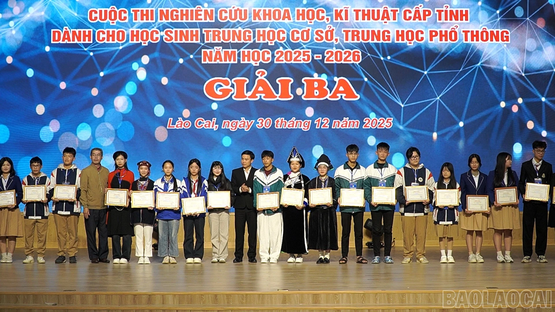baolaocai-br_dung-phat-thanh00-58-14-05still056.jpg