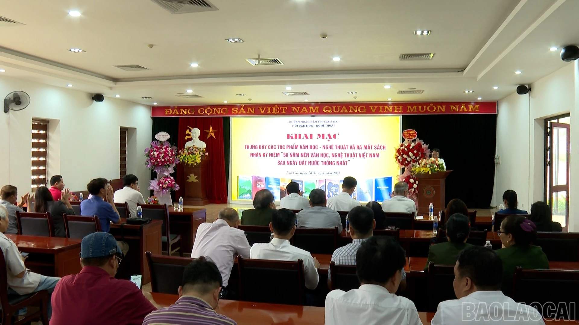 baolaocai-br_dung-gi-cung-dc00-35-23-17still084.jpg