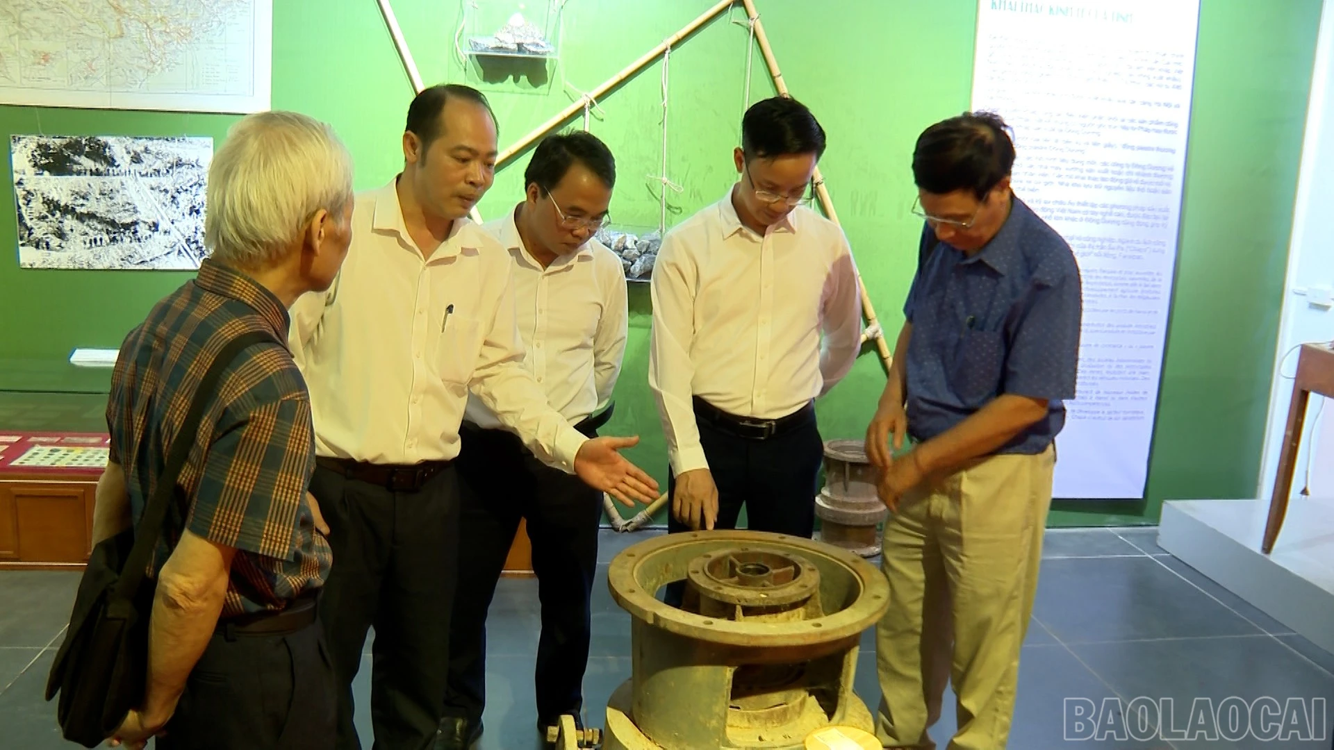 baolaocai-br_dung-gi-cung-dc00-36-23-23still092.jpg