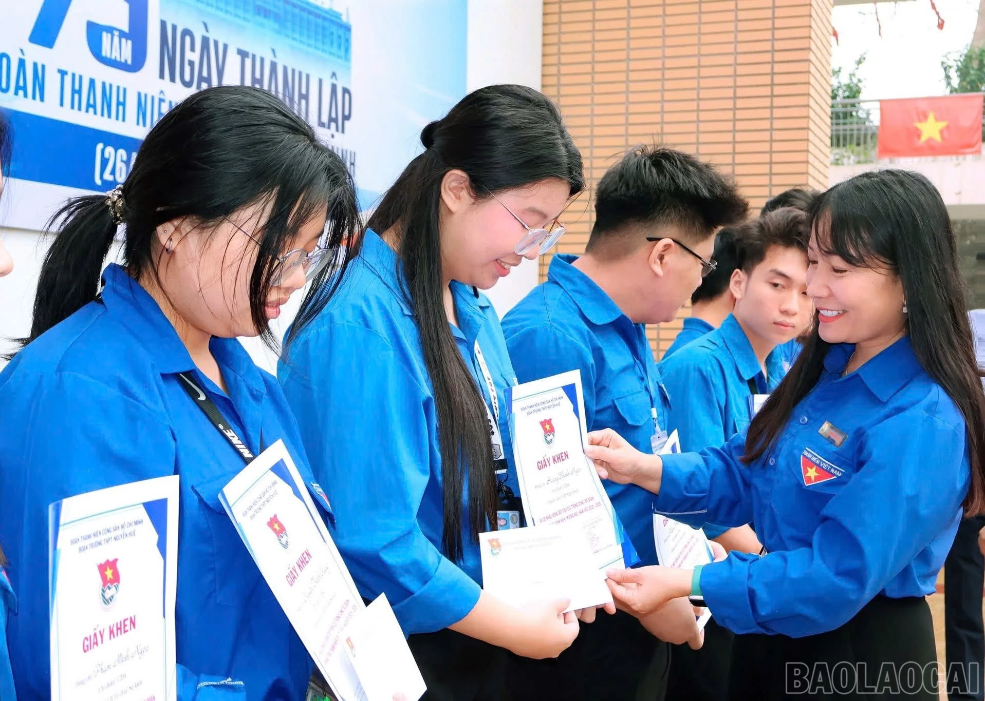 baolaocai-br_z7661480199892-6519606a52477869686a6124a197b987.jpg