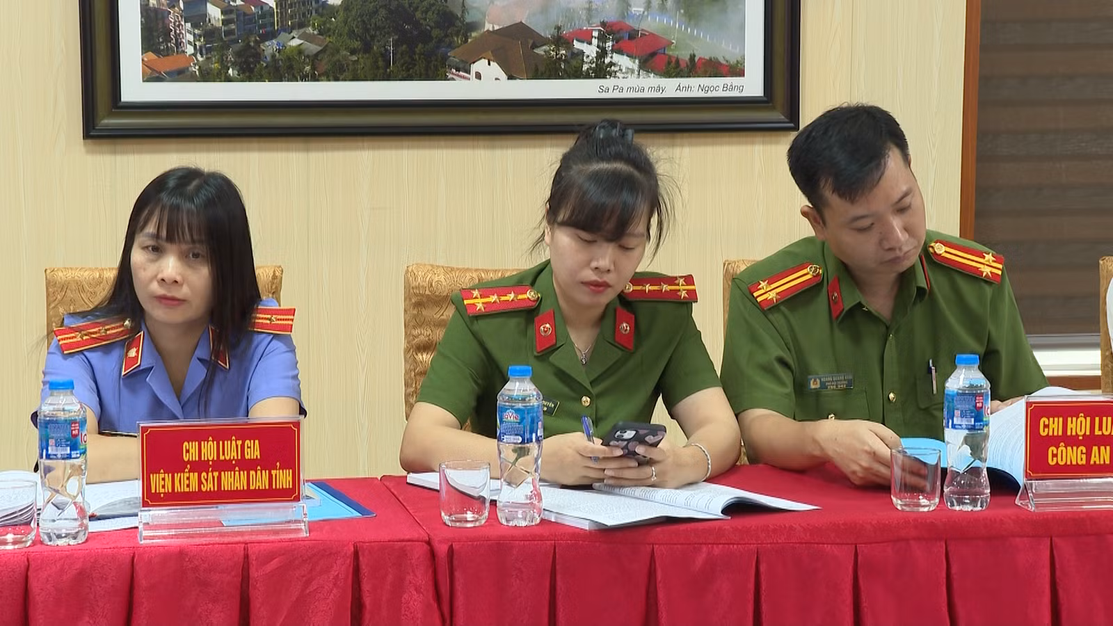 anh-8-dai-bieu-du.png