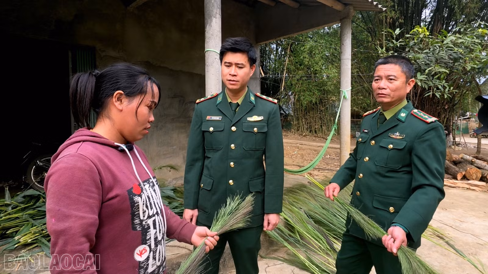 baolaocai-bl_anh-8-bo-doi-tham-hoi-nhan-dan-dip-cuoi-nam.png