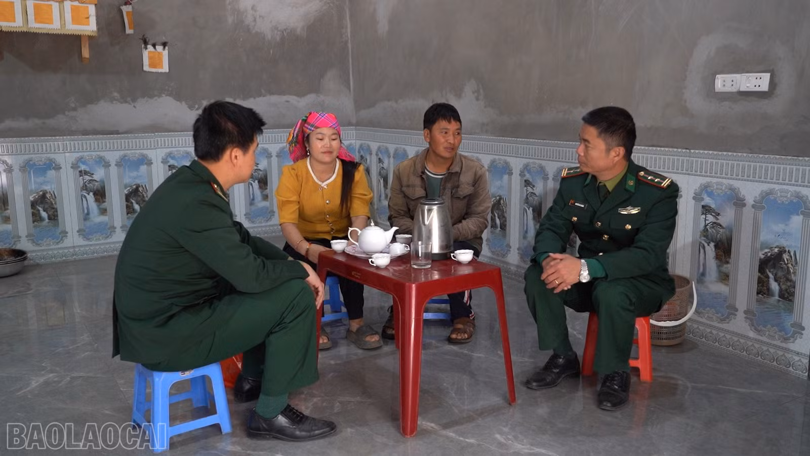 baolaocai-bl_anh-13-den-tham-nha-anh-linh.png