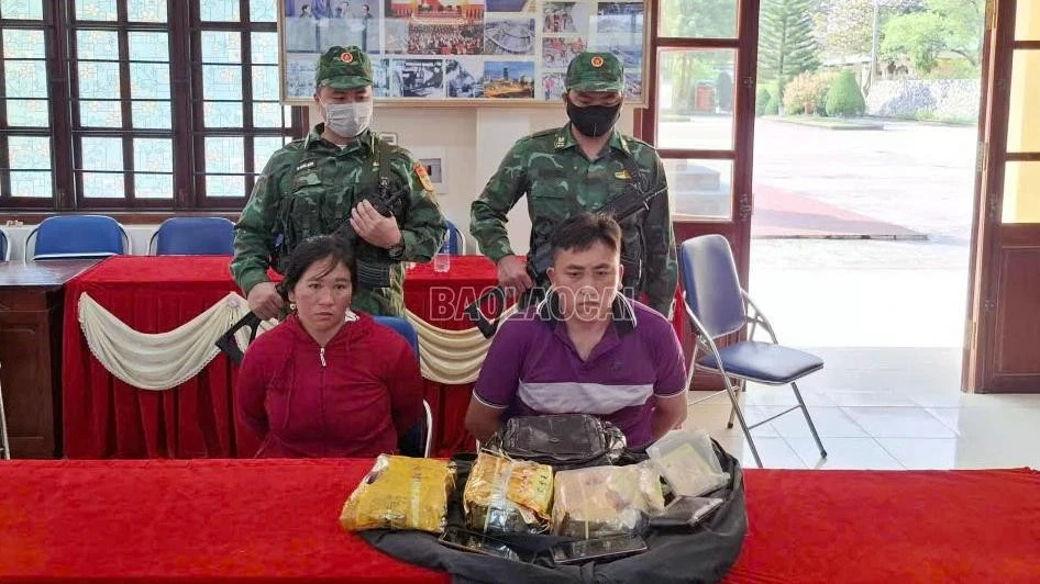 bo-doi-bien-phong-lao-cai-bat-2-doi-tuong-van-chuyen-gan-3-kg-ma-tuy-thang-3-2026.jpg