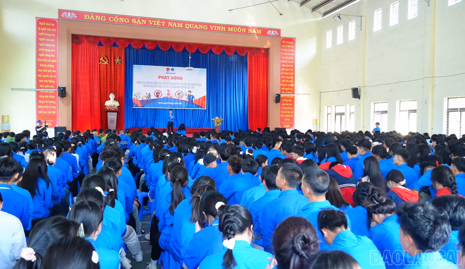 Quang cảnh lễ phát động.