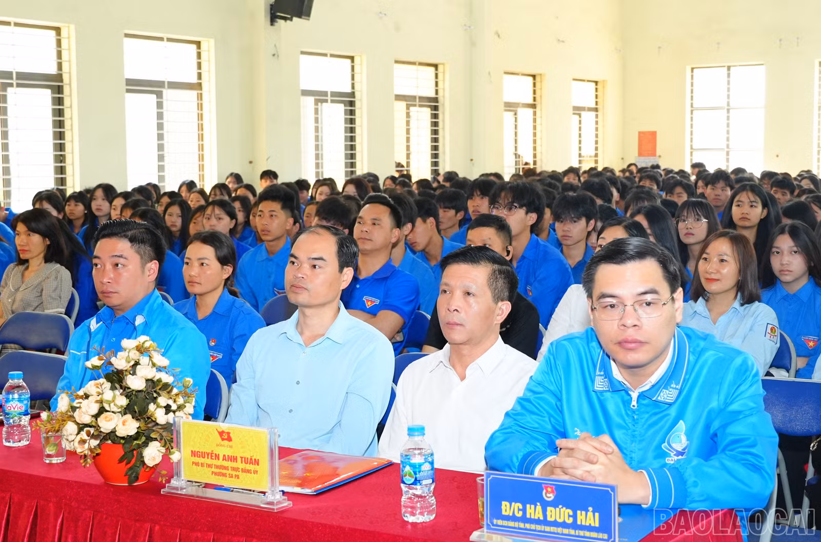 Đại biểu tham dự chương trình.