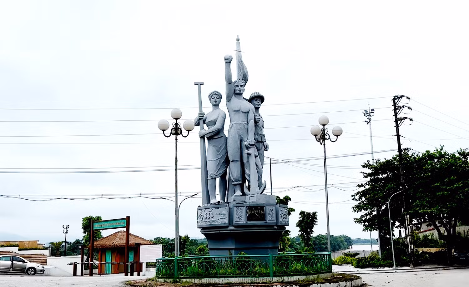au-lau-1.jpg