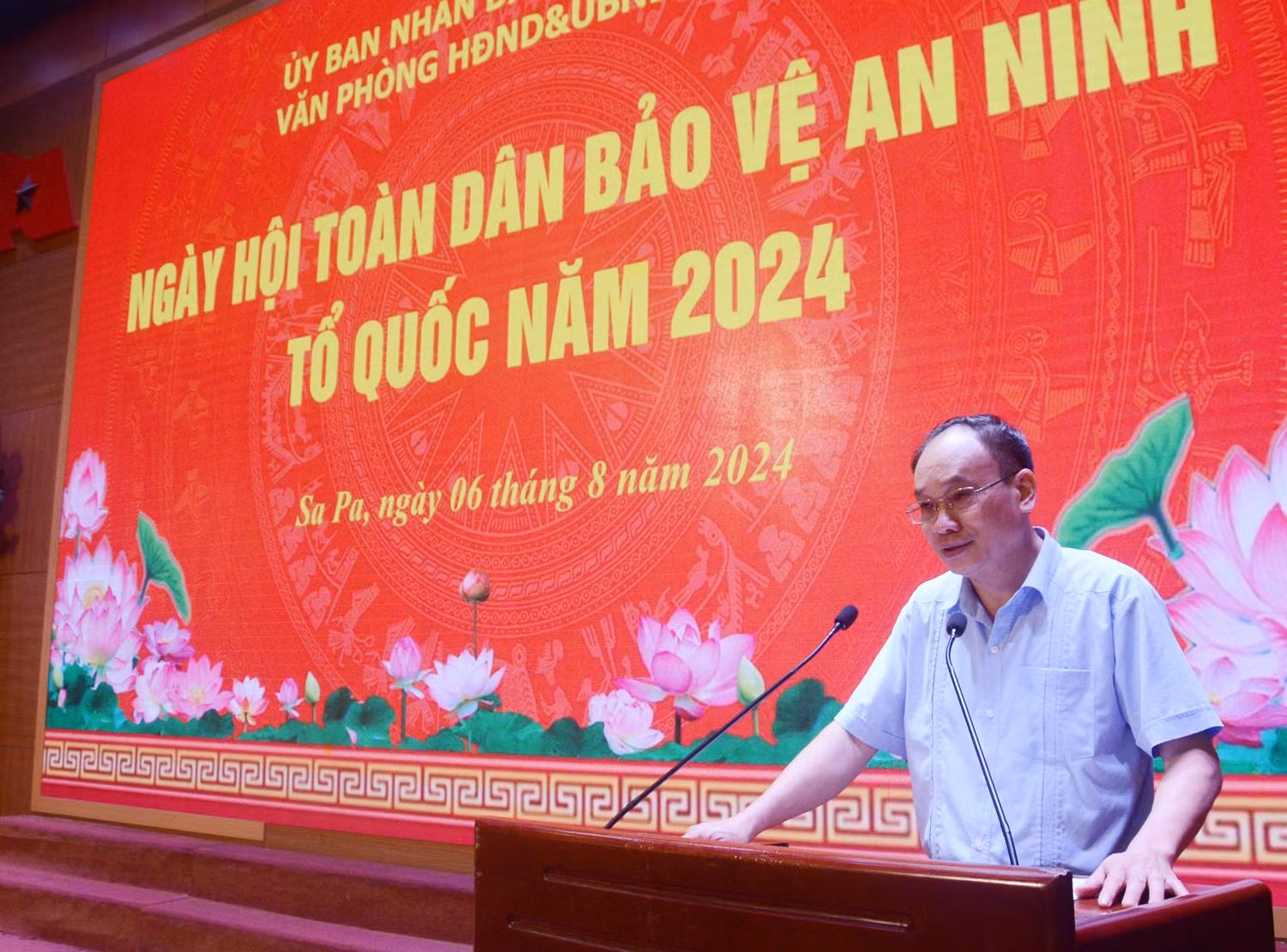 Đồng chí Lý Văn Hải, Chủ tịch Ủy ban MTTQ Việt Nam tỉnh phát biểu tại ngày hội.