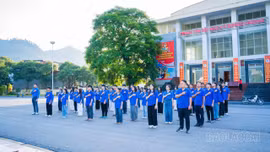 Hơn 5.000 đoàn viên, thanh niên Lào Cai chào cờ “Tôi yêu tổ quốc tôi”