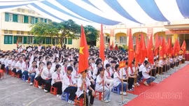 Các đồng chí lãnh đạo tỉnh dự khai giảng, động viên thầy và trò bước vào năm học mới