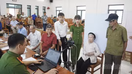 Phường Yên Bái thu nhận mẫu sinh phẩm cho 226 thân nhân họ ngoại liệt sĩ chưa xác định được danh tính