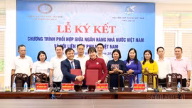 Phó Thủ tướng Thường trực Chính phủ Phạm Gia Túc dự lễ ký kết phối hợp giữa Ngân hàng Nhà nước Việt Nam với Hội Liên hiệp Phụ nữ Việt Nam