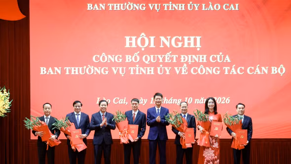 Ban Thường vụ Tỉnh ủy Lào Cai công bố các quyết định về công tác cán bộ