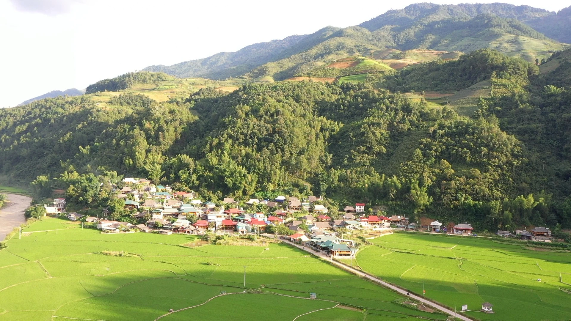 1-du-lich-cong-dong.jpg