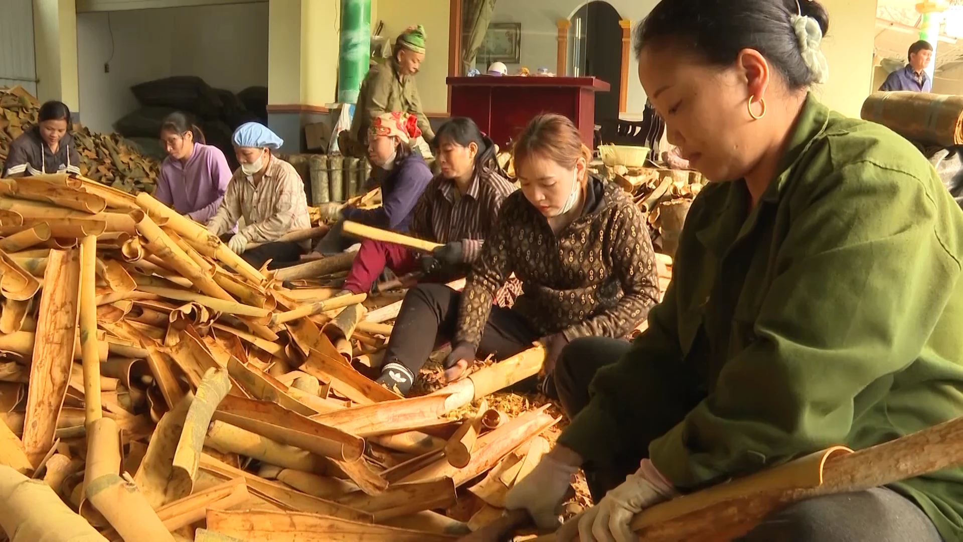 chu-tich-xa-nghia-do00-02-39-05still005.png
