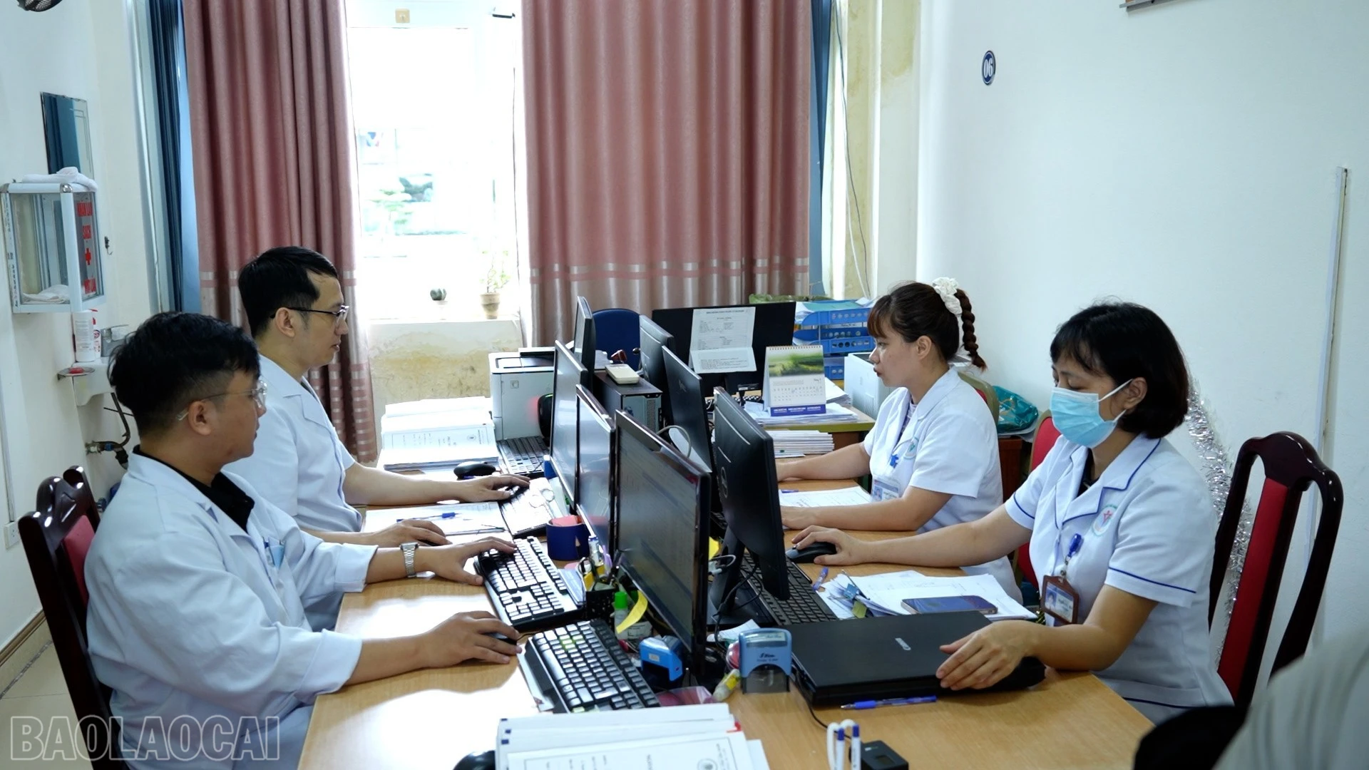 baolaocai-bl_lk83929-so-suc-khoe-dien-tu-vneid-hd200-07-24-19still015.jpg