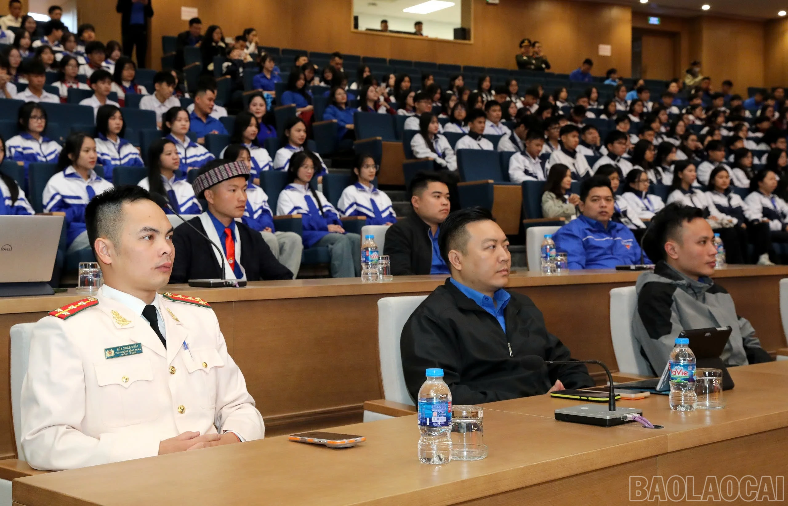 baolaocai-br_z7246898747282-4887c870f86d59af3246b7442fc52ab2.jpg