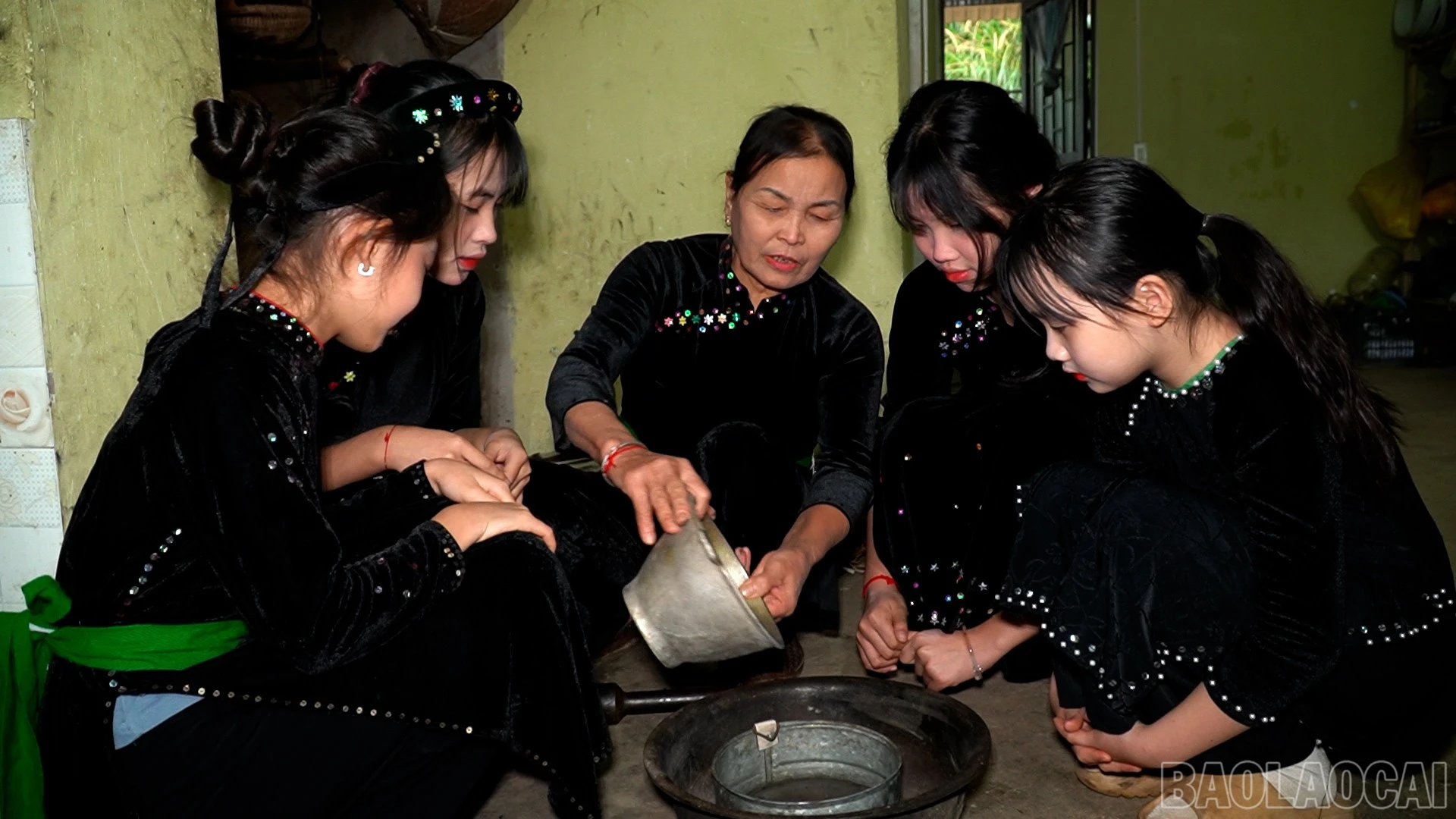 baolaocai-br_ps-van-hoa00-01-42-18still094.jpg