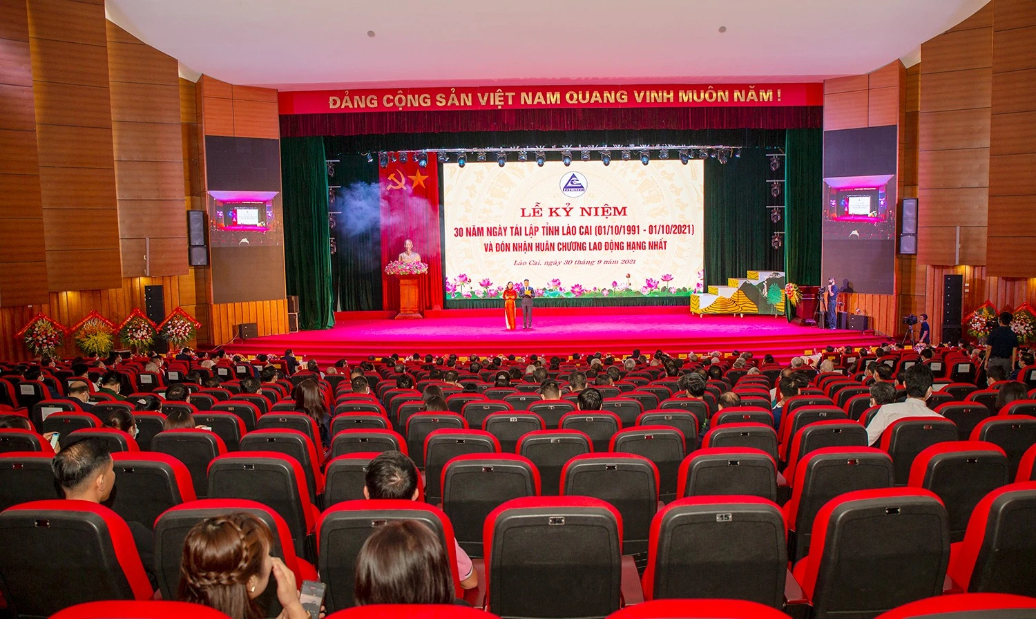 Lào Cai kỷ niệm 30 năm Ngày tái lập tỉnh và đón nhận Huân chương Lao động hạng Nhất ảnh 1