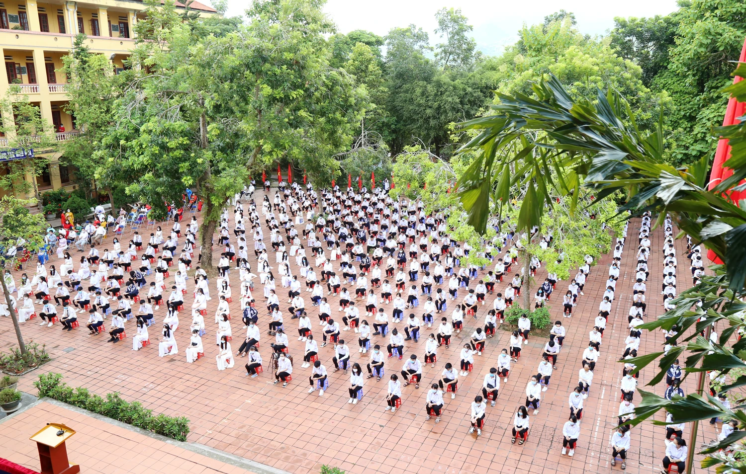 Lào Cai: Gần 228 nghìn học sinh dự Lễ khai giảng năm học mới ảnh 6