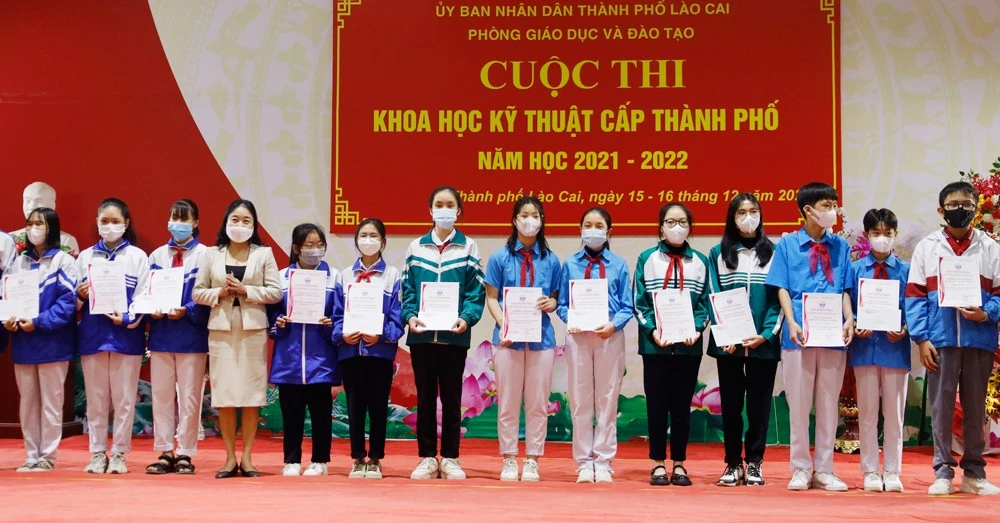 Thành phố Lào Cai: 57 dự án tham gia Cuộc thi Khoa học kỹ thuật năm học 2021 - 2022 ảnh 7