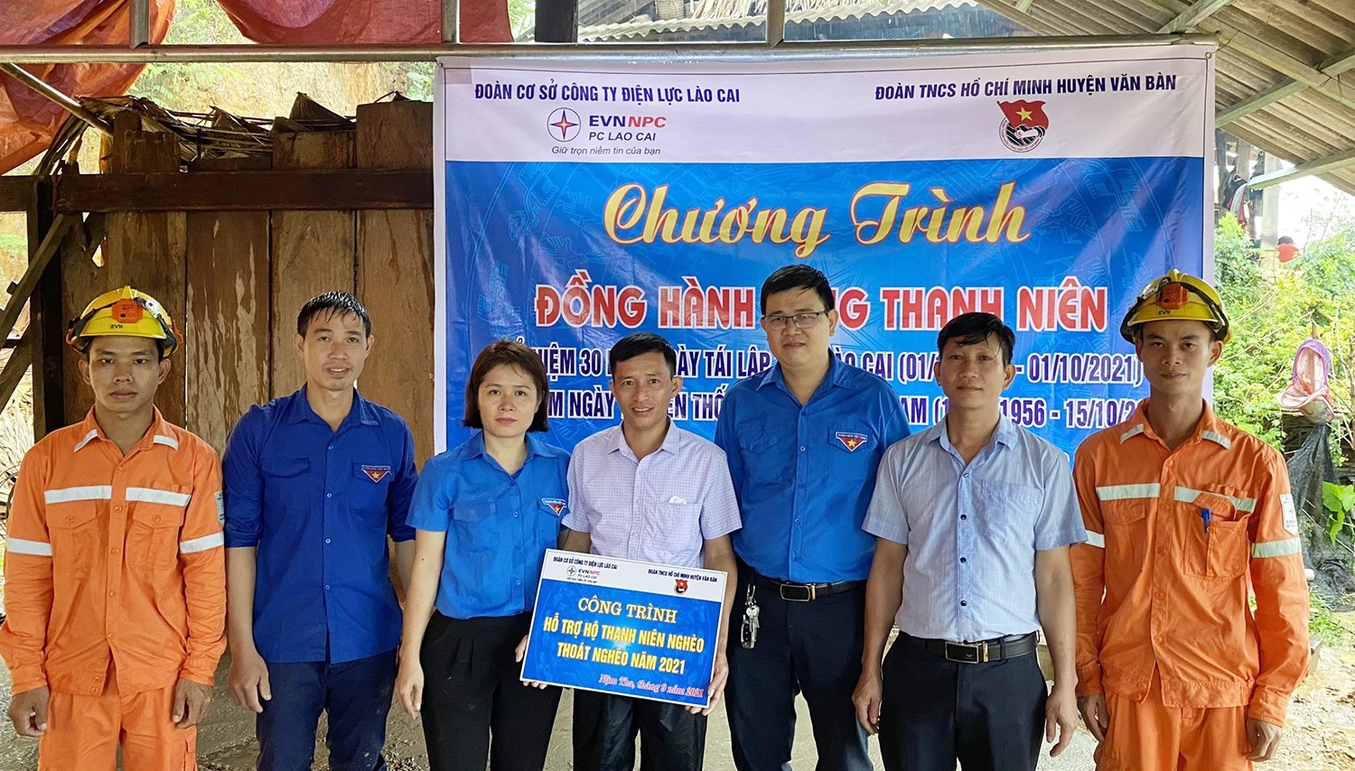 Hỗ trợ 3 thanh niên xã Nậm Tha có hoàn cảnh khó khăn kiên cố hóa nhà ở ảnh 1