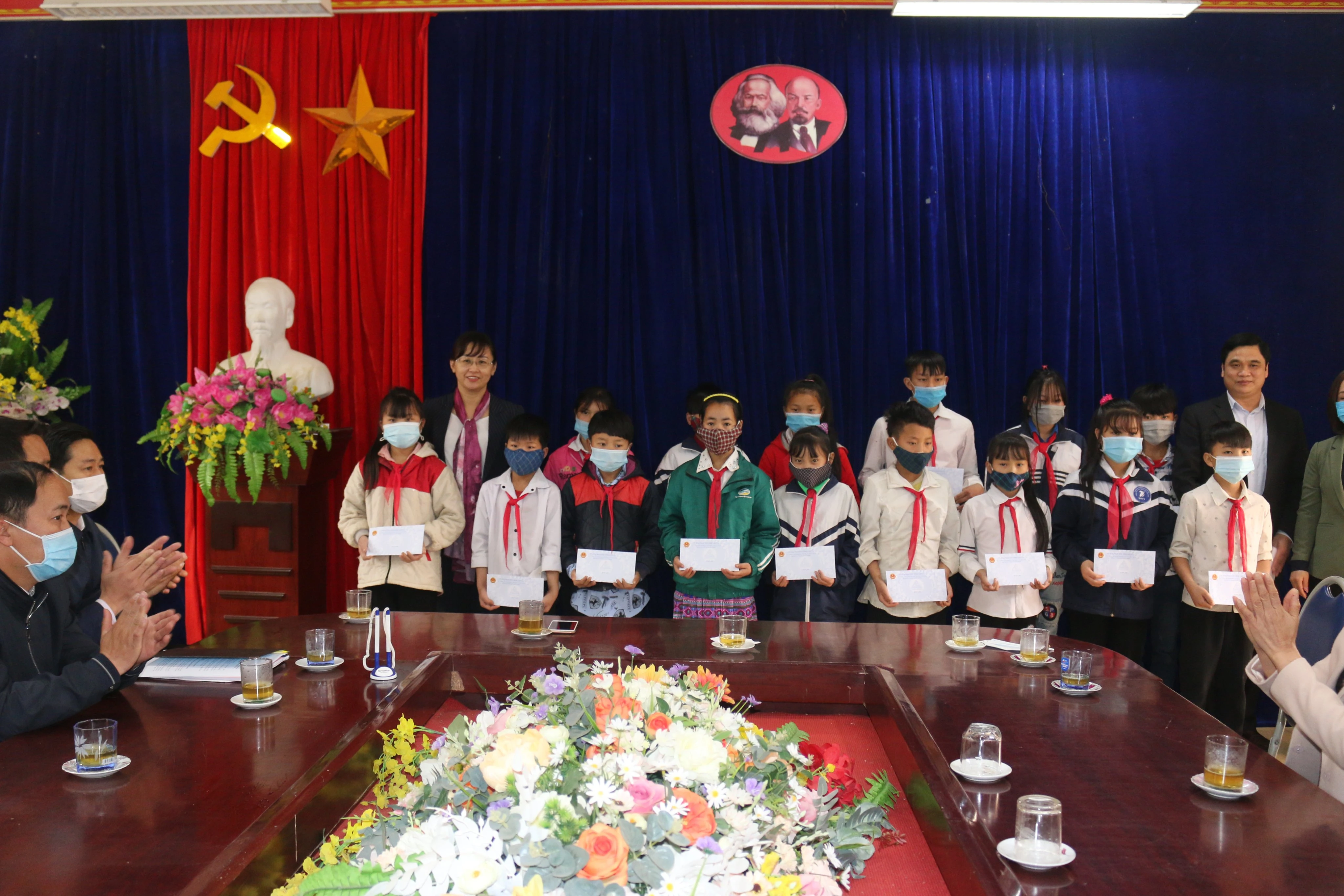 Kiểm tra công tác đảm bảo cơ sở vật chất lĩnh vực giáo dục và y tế tại huyện Bát Xát ảnh 4