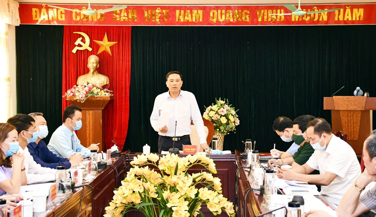 Phó Bí thư Tỉnh ủy Hoàng Giang phát biểu tại buổi làm việc với Ban Thường vụ Huyện ủy Mường Khương, ngày 7/5/2021.