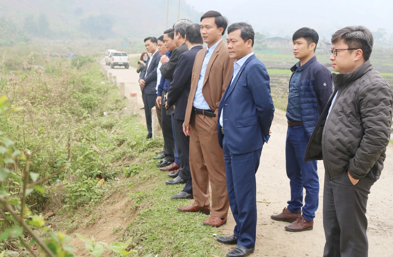 Đoàn công tác kiểm tra các hạng mục của dự án.