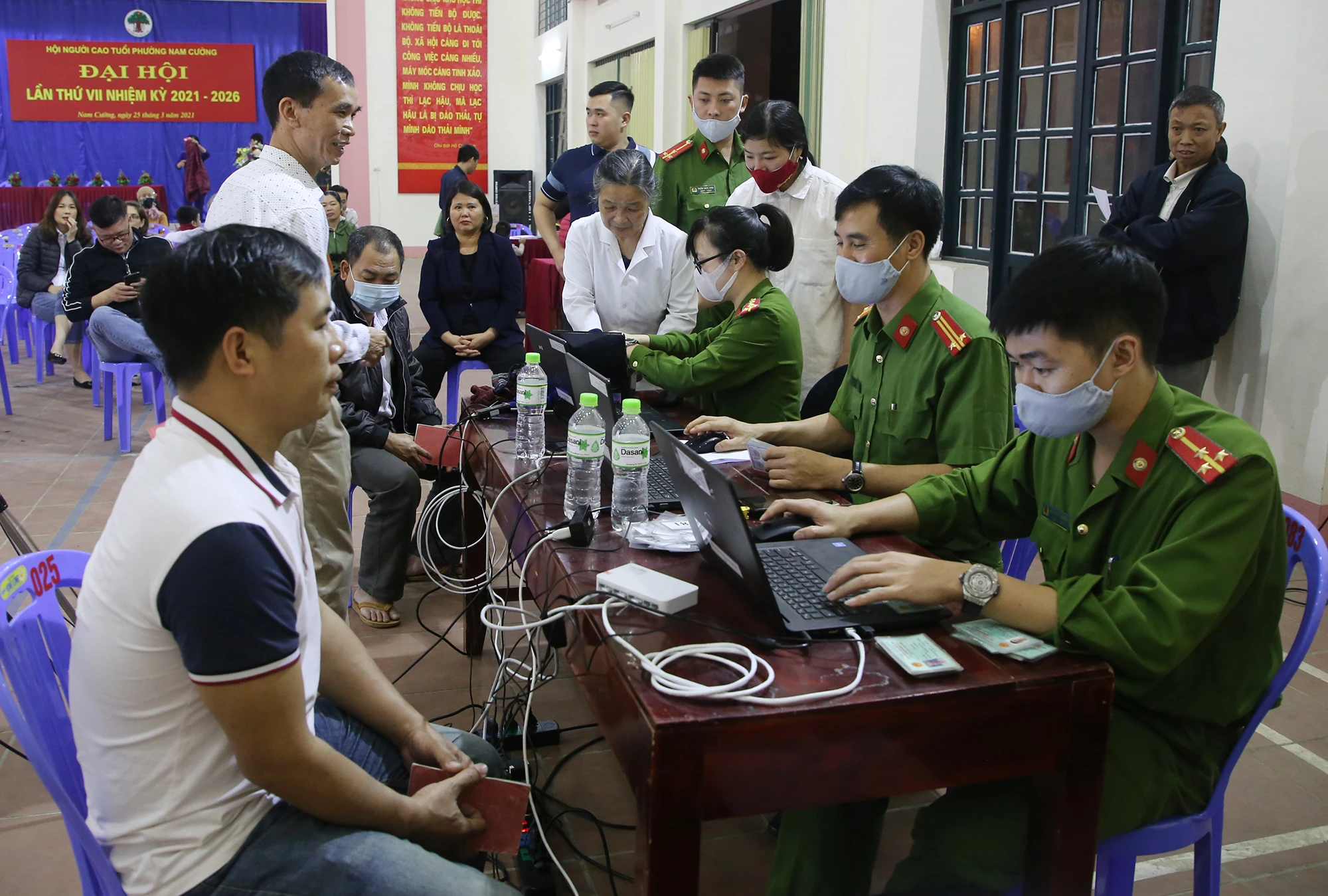 Cấp căn cước công dân lưu động tại phường Nam Cường.