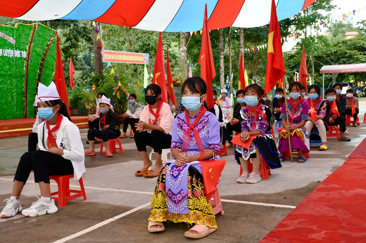 Lào Cai: Gần 228 nghìn học sinh dự Lễ khai giảng năm học mới ảnh 58