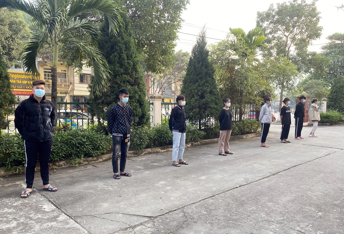 Công an thành phố Lào Cai triệu tập 8 học sinh liên quan đến vụ đánh nhau.