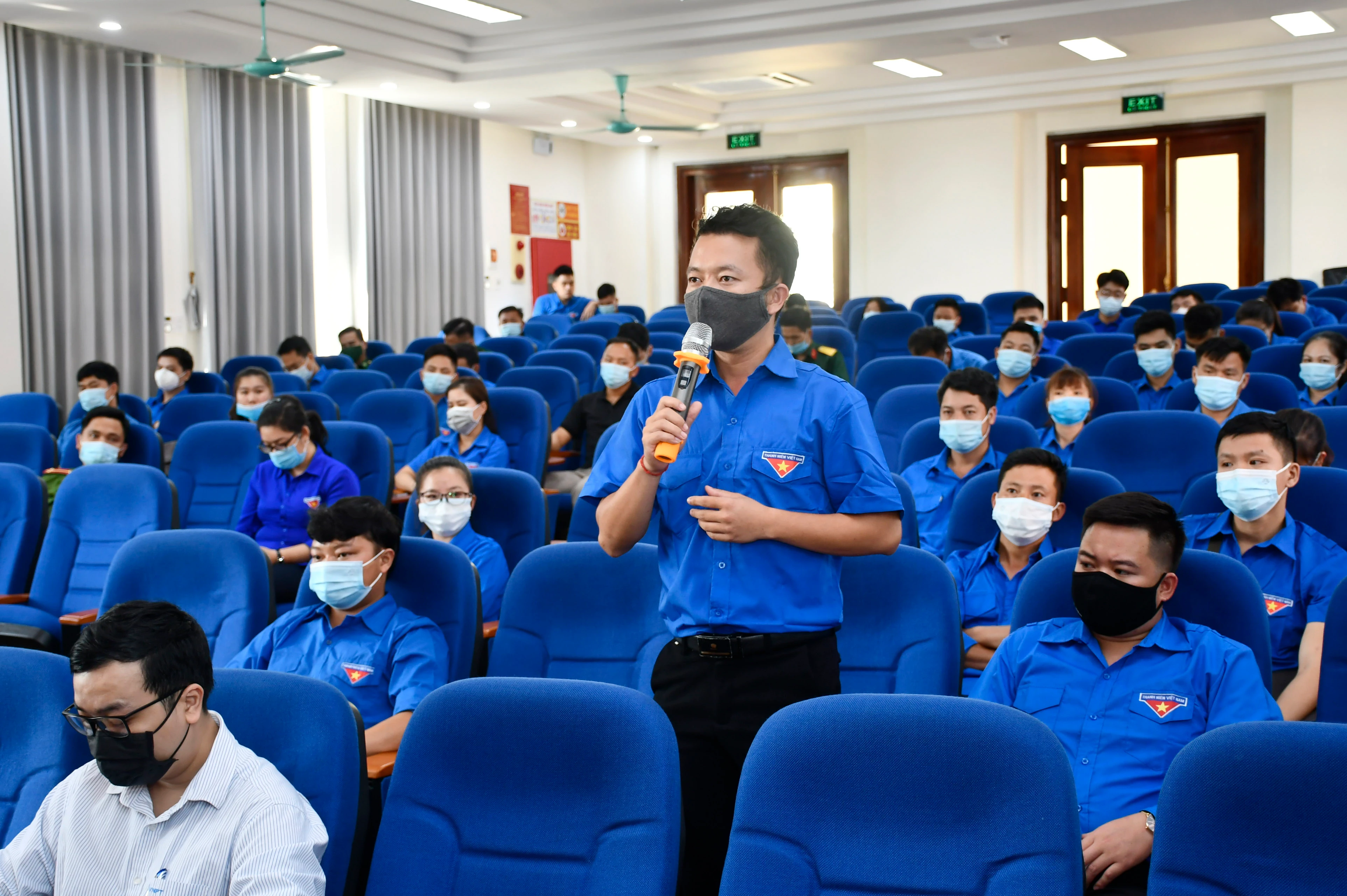 Đoàn viên đặt câu hỏi về chuyển đổi số.