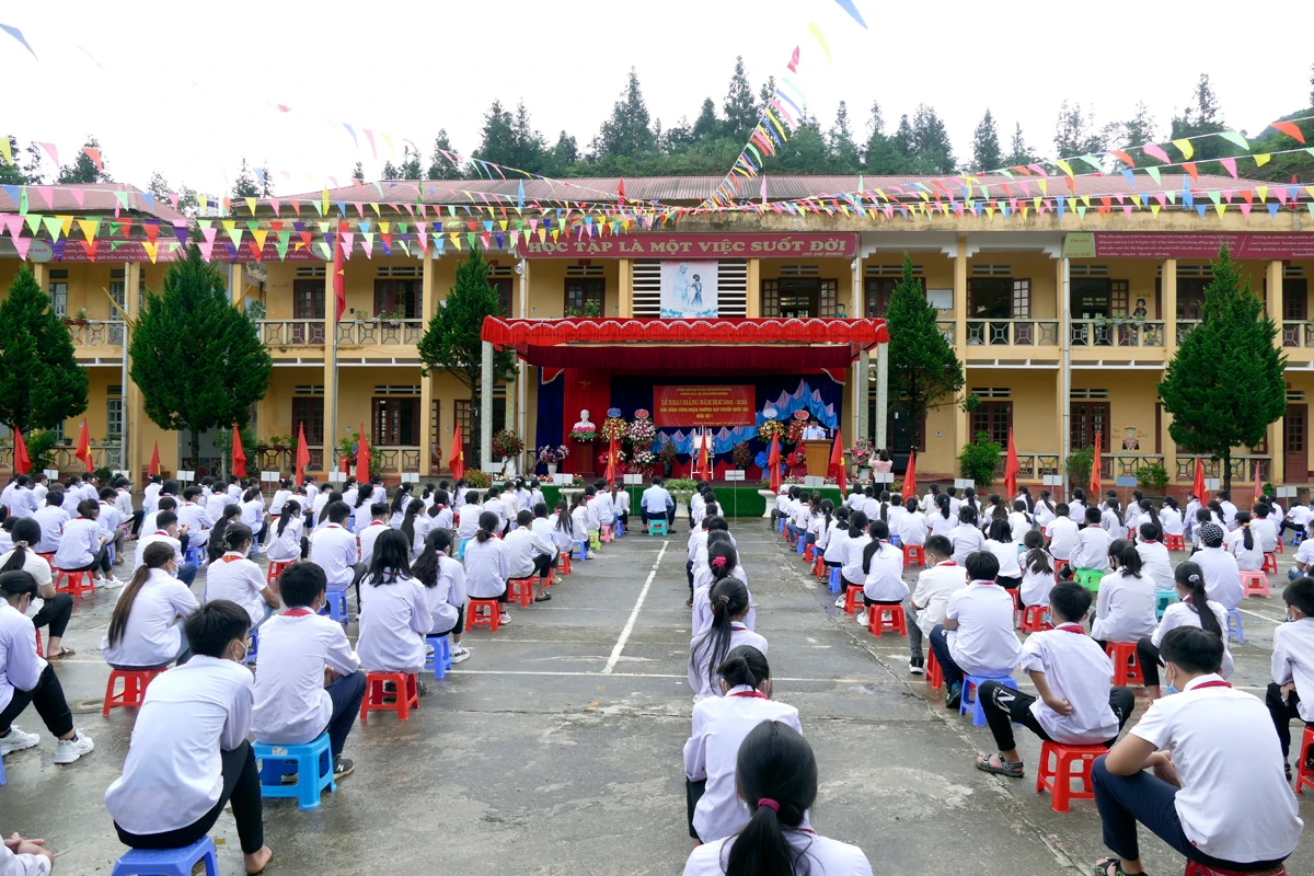 Lào Cai: Gần 228 nghìn học sinh dự Lễ khai giảng năm học mới ảnh 38