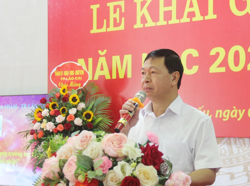 Bí thư Thành ủy Lào Cai Đỗ Trường Sơn phát biểu tại Lễ khai giảng.