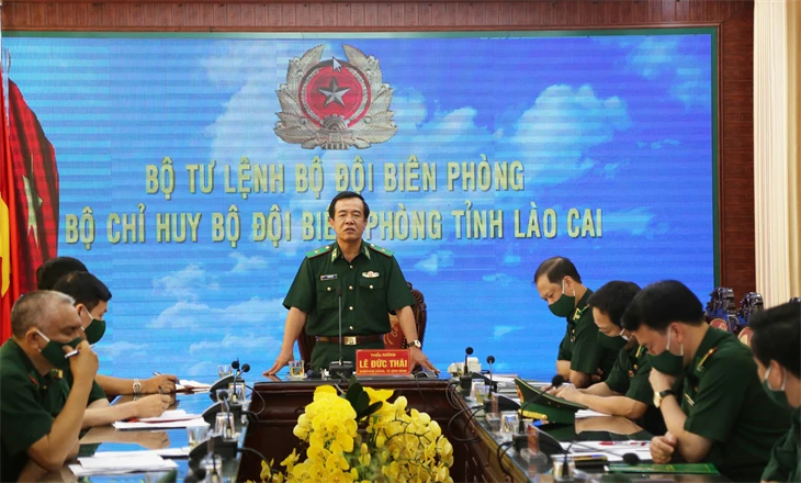 Thiếu tướng Lê Đức Thái phát biểu kết luận buổi làm việc.