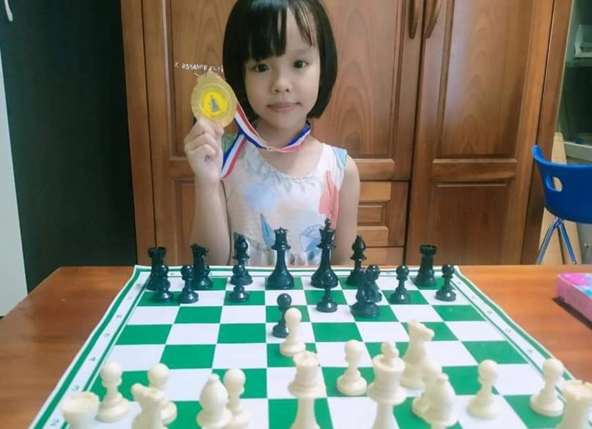 Nữ vận động viên cờ vua đầu tiên của Lào Cai giành Huy chương Đồng tại giải trẻ quốc gia ảnh 1