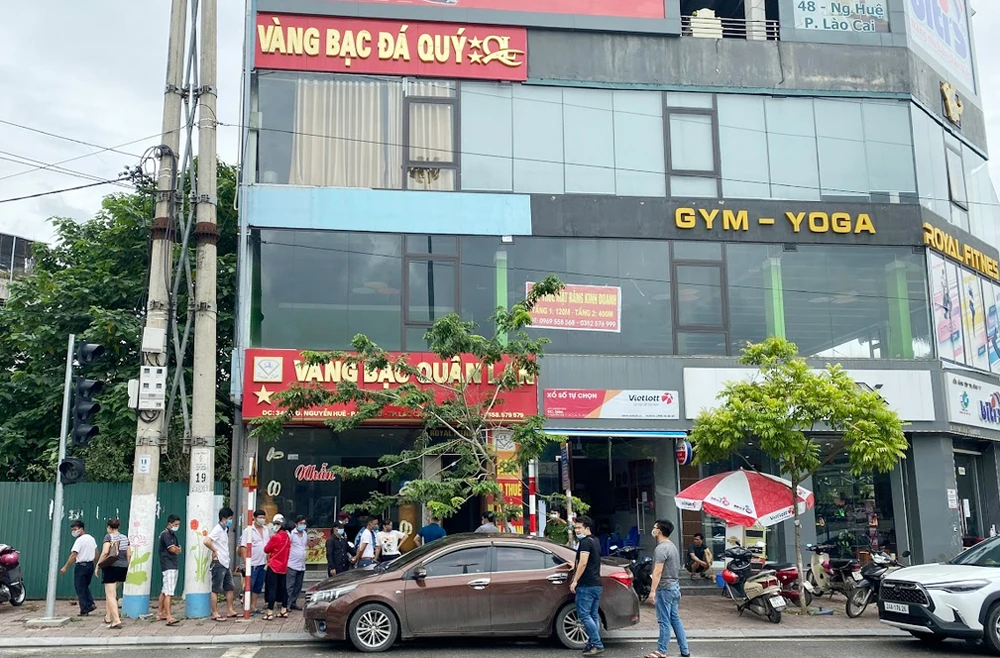 Hiện trường vụ trộm tại cửa hàng vàng bạc Quân Lan.