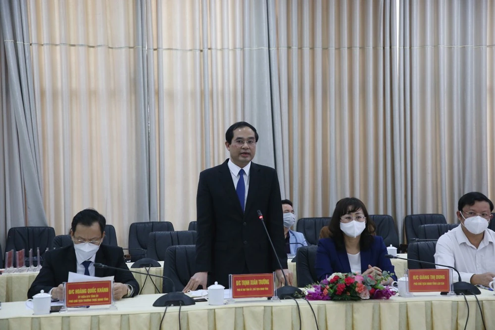 Chủ tịch UBND tỉnh Trịnh Xuân Trường phát biểu tại lễ ký kết.