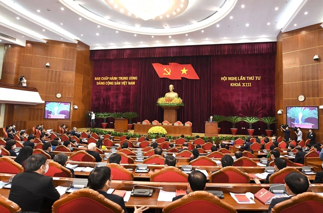 Đảng viên không được phép phụ họa theo những nhận thức lệch lạc, quan điểm sai trái ảnh 1