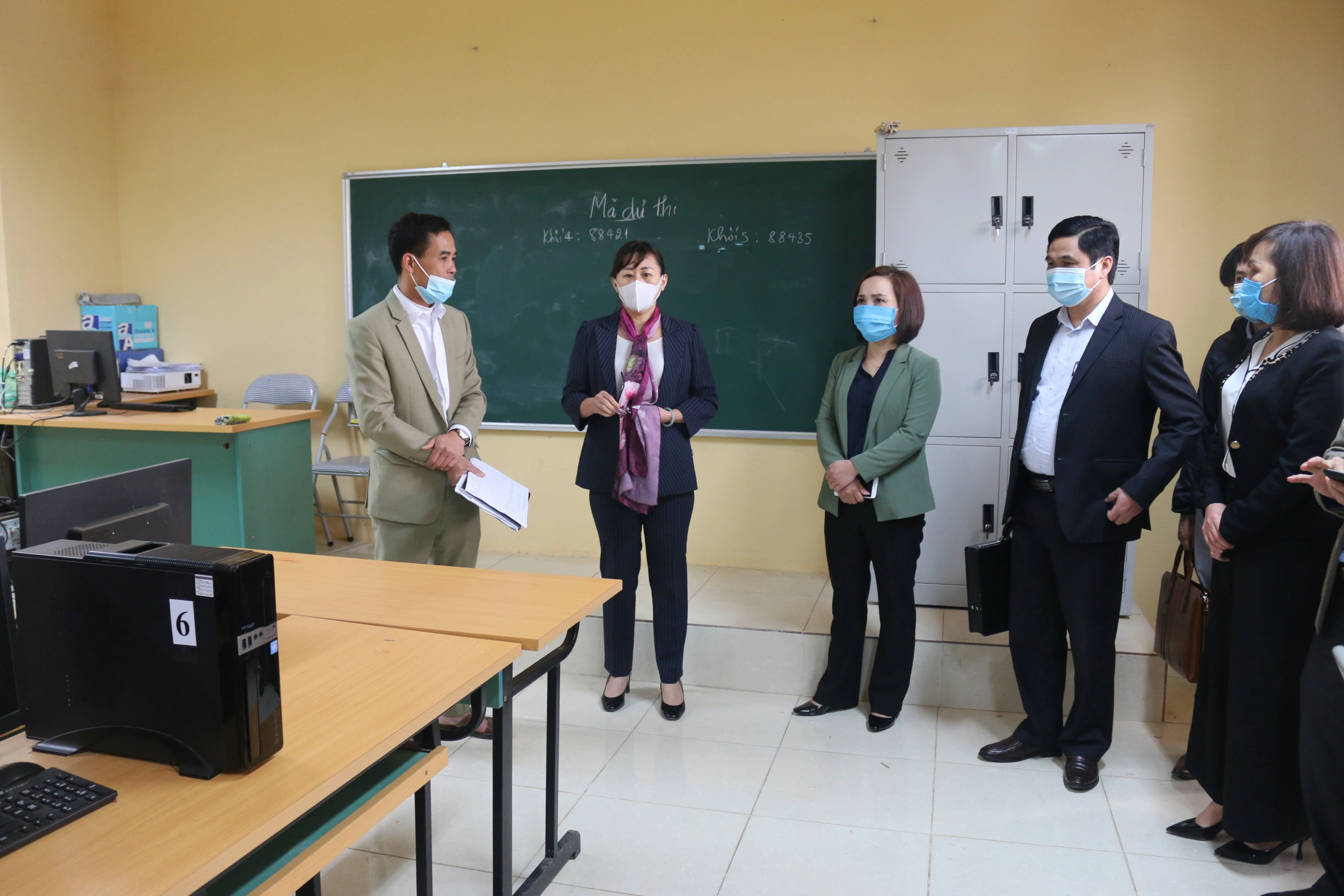 Kiểm tra công tác đảm bảo cơ sở vật chất lĩnh vực giáo dục và y tế tại huyện Bát Xát ảnh 2