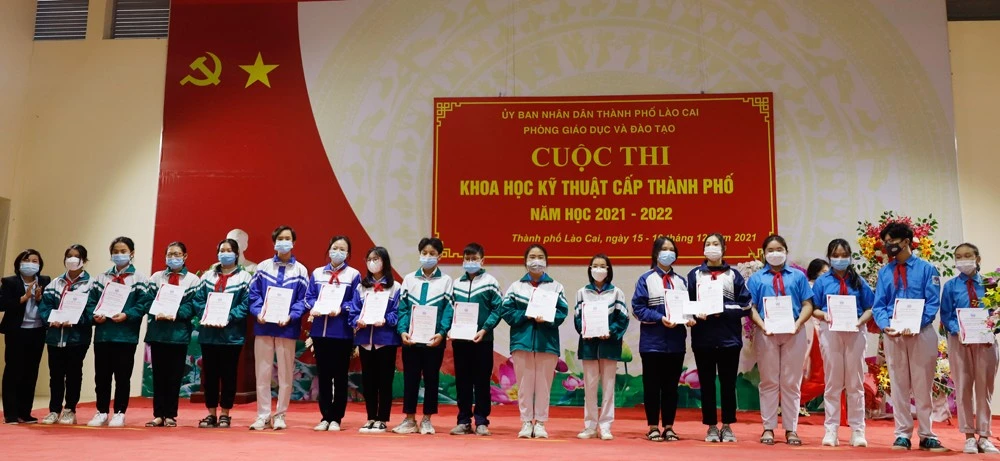 Thành phố Lào Cai: 57 dự án tham gia Cuộc thi Khoa học kỹ thuật năm học 2021 - 2022 ảnh 6