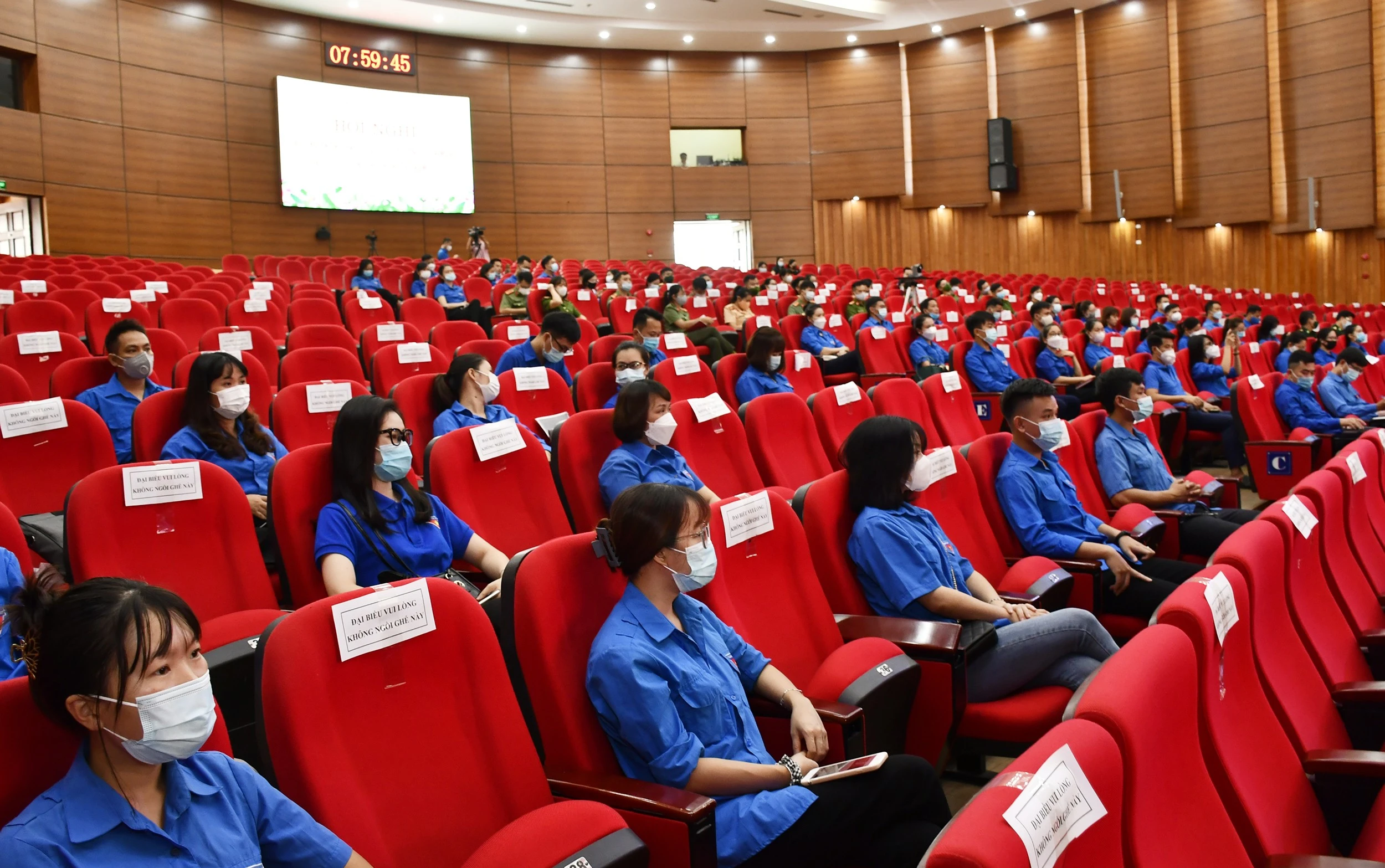 Đoàn viên, thanh niên tham dự hội nghị.