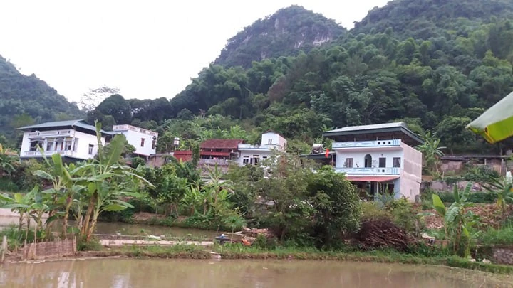 Bản Bó bây giờ toàn nhà xây.